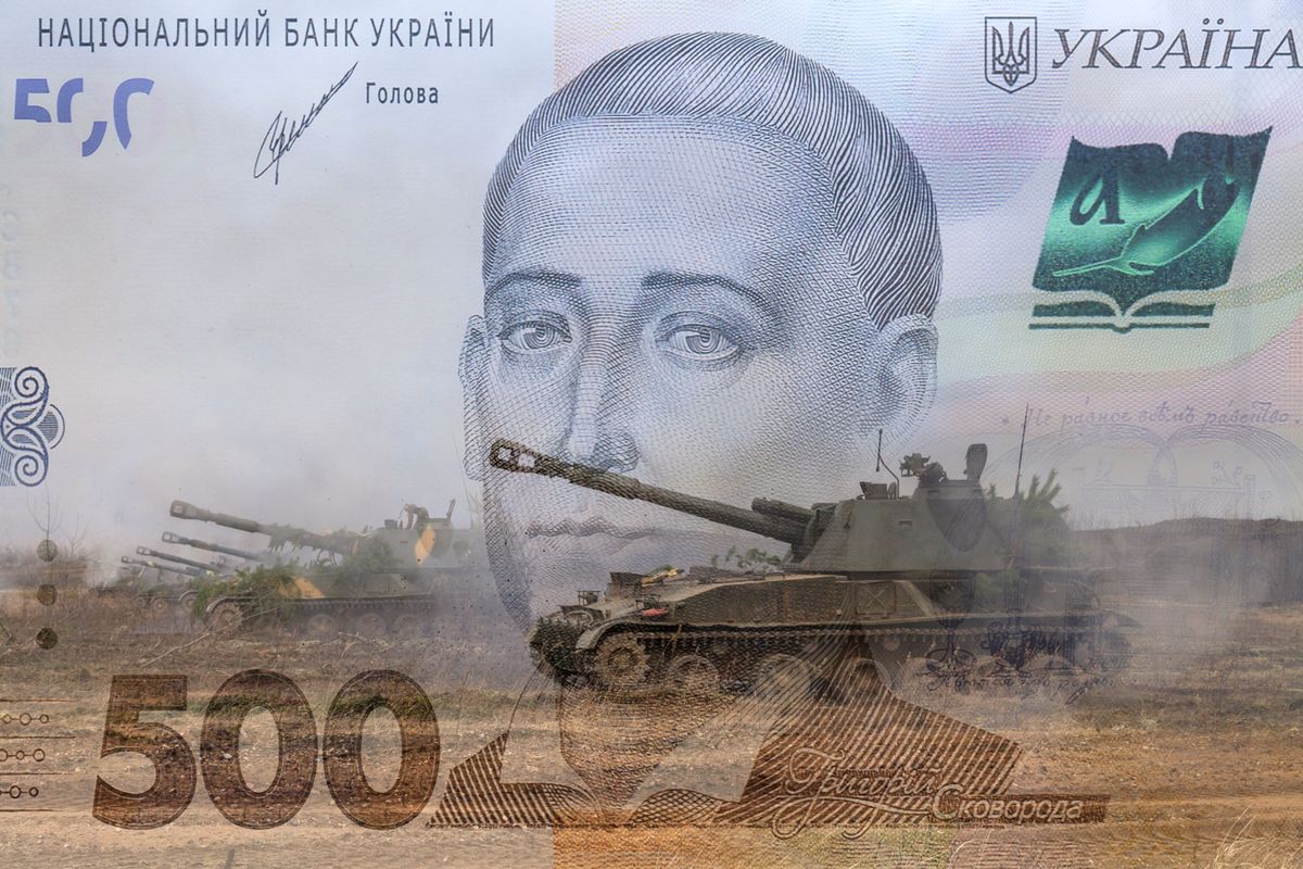 Tanks on the background of the 500 hryvnia banknote. Lend-Lease for Ukraine, Ukraine Democracy Defense Lend-Lease
