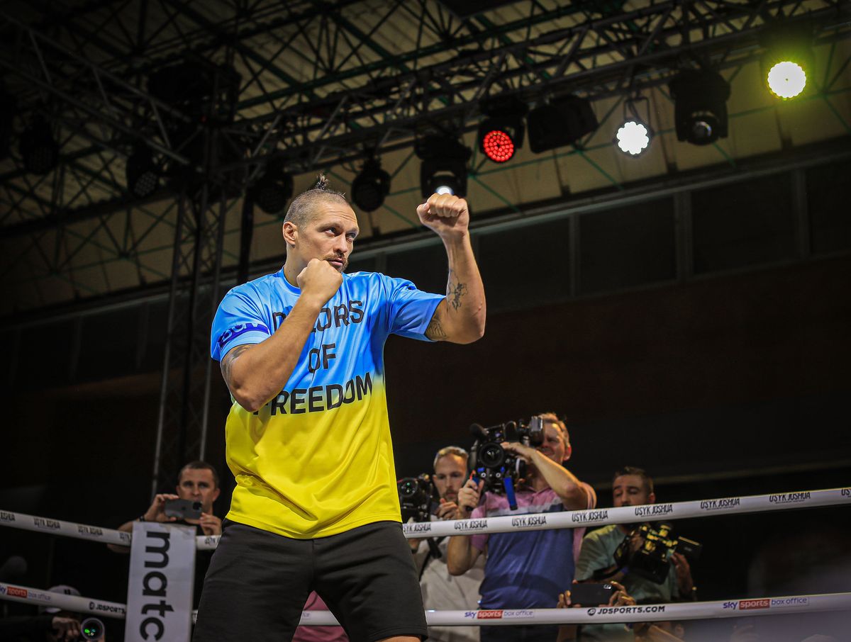 Ahead of Usyk - Joshua boxing match in Jeddah, JEDDAH, SAUDI ARABIA - AUGUST 16: Ukrainian boxer Oleksandr Usyk attends a training session at Club Saudi Arabian Airlines prior to his boxing match with British boxer Anthony Joshua which will be held on August 20 in Jeddah, Saudi Arabia on August 16, 2022. (Photo by Ayman Yaqoob/Anadolu Agency via Getty Images)
