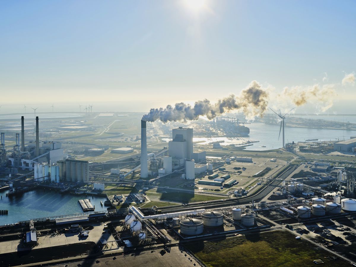  Uniper Benelux power station // 2021-10-28 16:26:31 Netherlands, South Holland, Rotterdam, 28-10-2021. Maasvlakte 2, MV2. Uniper Benelux power station, coal-fired power station (formerly EON Maasvlakte Power Plant 3 (MPP3). Maasvlakte 2, MV2. Uniper Benelux power station, coal-fired power station (formerly EON Maasvlakte Power Plant 3 (MPP3)). aerial photo (surcharge on standard rates); ANP / Hollandse Hoogte / copyright © 2021 Siebe Swart (Photo by Siebe Swart / ANP MAG / ANP via AFP)