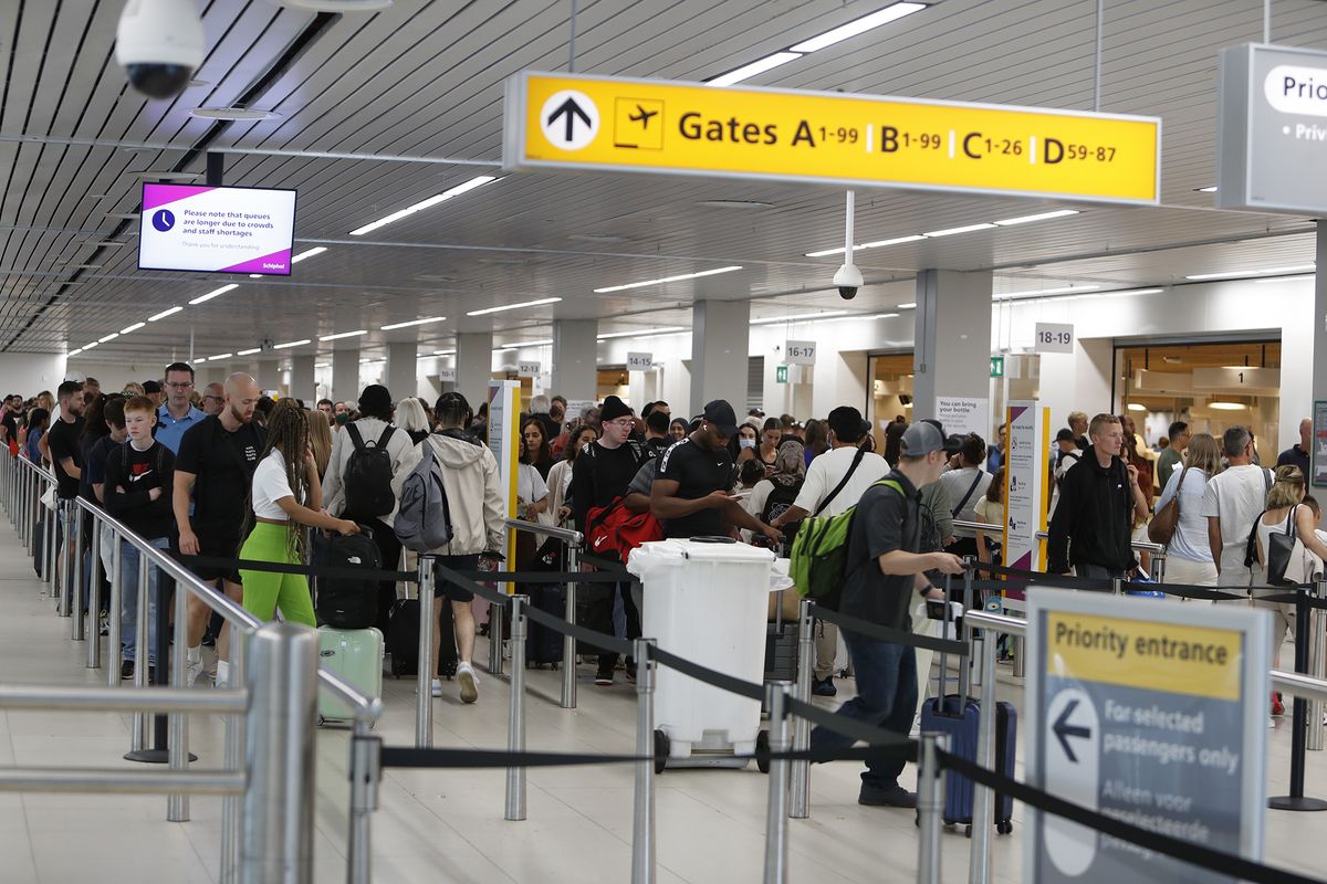 Crisis over staff shortages, overcrowding continues at European airports