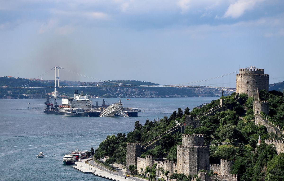 Pipe laying vessel Pioneering Spirit sails through the Bosphorus