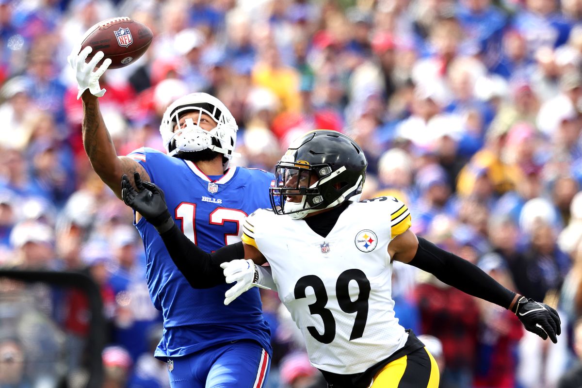 Pittsburgh Steelers v Buffalo Bills, ORCHARD PARK, NEW YORK - OCTOBER 09: Gabe Davis #13 of the Buffalo Bills makes a one-handed catch against Minkah Fitzpatrick #39 of the Pittsburgh Steelers for a touchdown during the second quarter at Highmark Stadium on October 09, 2022 in Orchard Park, New York. (Photo by Bryan M. Bennett/Getty Images)