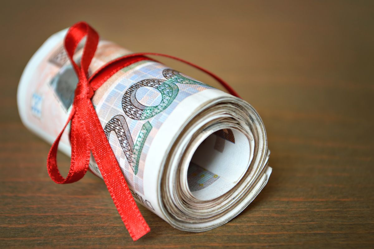 Rolled banknotes with gift ribbon, pay, rise, kuna, croatia