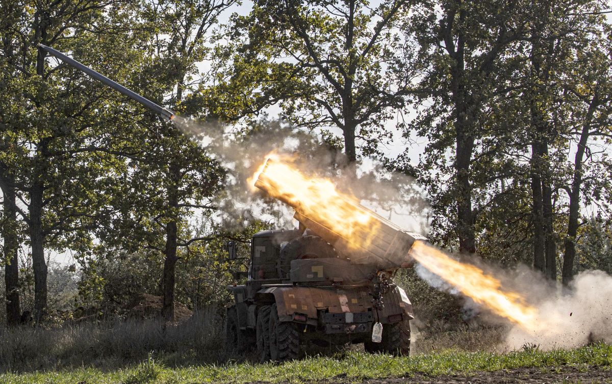 Russia-Ukraine war, KHERSON, UKRAINE - OCTOBER 07: A view of the grad rocket firing as counterattack launched by the Ukrainian forces against the Russian forces' attacks continue while Russia-Ukraine war continues in Kherson city, located in Kherson Oblast, Ukraine on October 07, 2022. Metin Aktas / Anadolu Agency (Photo by Metin Aktas / ANADOLU AGENCY / Anadolu Agency via AFP)