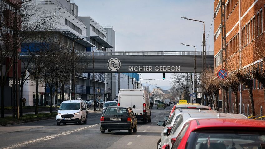Richter vende comercio mayorista y minorista en Rumanía