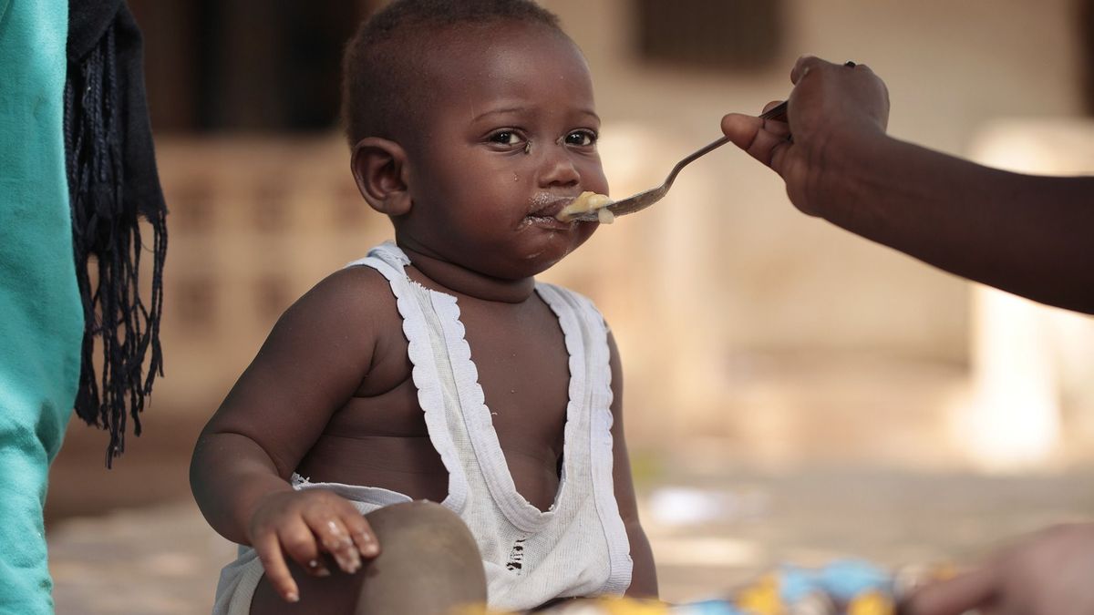 Köhögés elleni mérgező szirupok miatt halt meg több tucat gyerek Gambiában 
