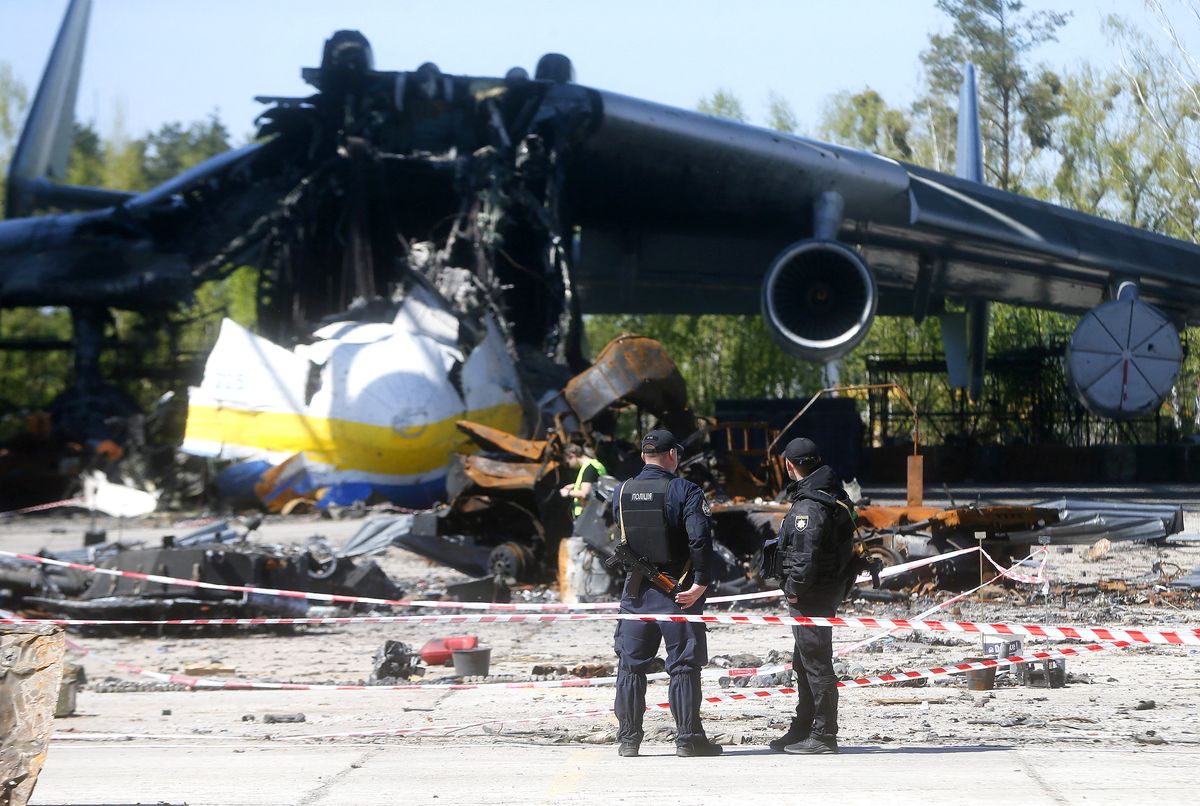 Ukraine Crisis, A largest Ukrainian transport plane Antonov An-225 Mriya ('Dream') is seen destroyed, amid Russian invasion in Ukraine, at the Hostomel Airfield near Kyiv, Ukraine 5 May 2022. (Photo by STR/NurPhoto) (Photo by NurPhoto / NurPhoto via AFP)