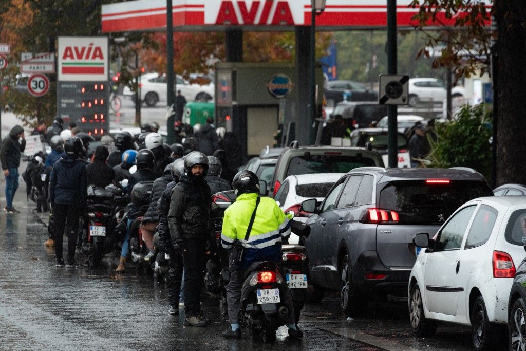 Fuel Shortage In Paris