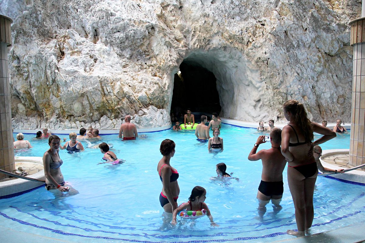 Miskolc,,Hungary,-,August,12,,2018:,Cave,And,Pool,At