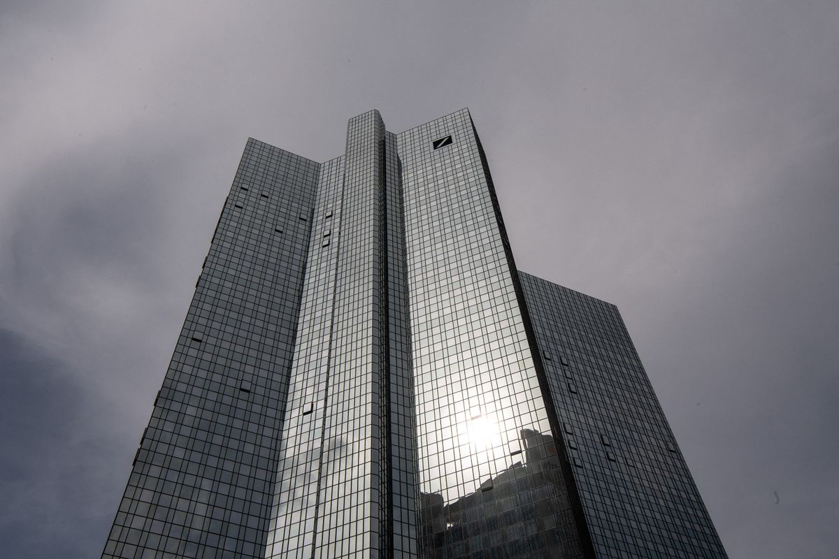 29 April 2022, Hessen, Frankfurt/Main: The Deutsche Bank headquarters in Frankfurt am Main. A police search takes place at the bank