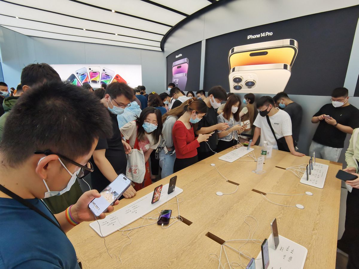 Apple's iPhone 14 Series On Sale In China