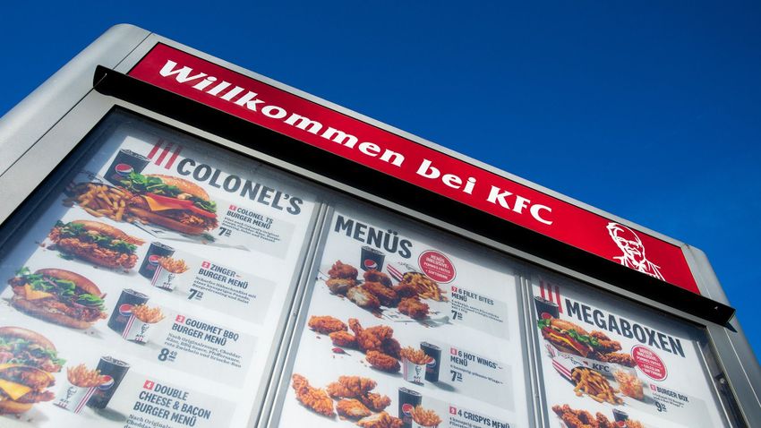 Nem győz mentegetőzni a KFC Németországban a kristályéjszaka miatt