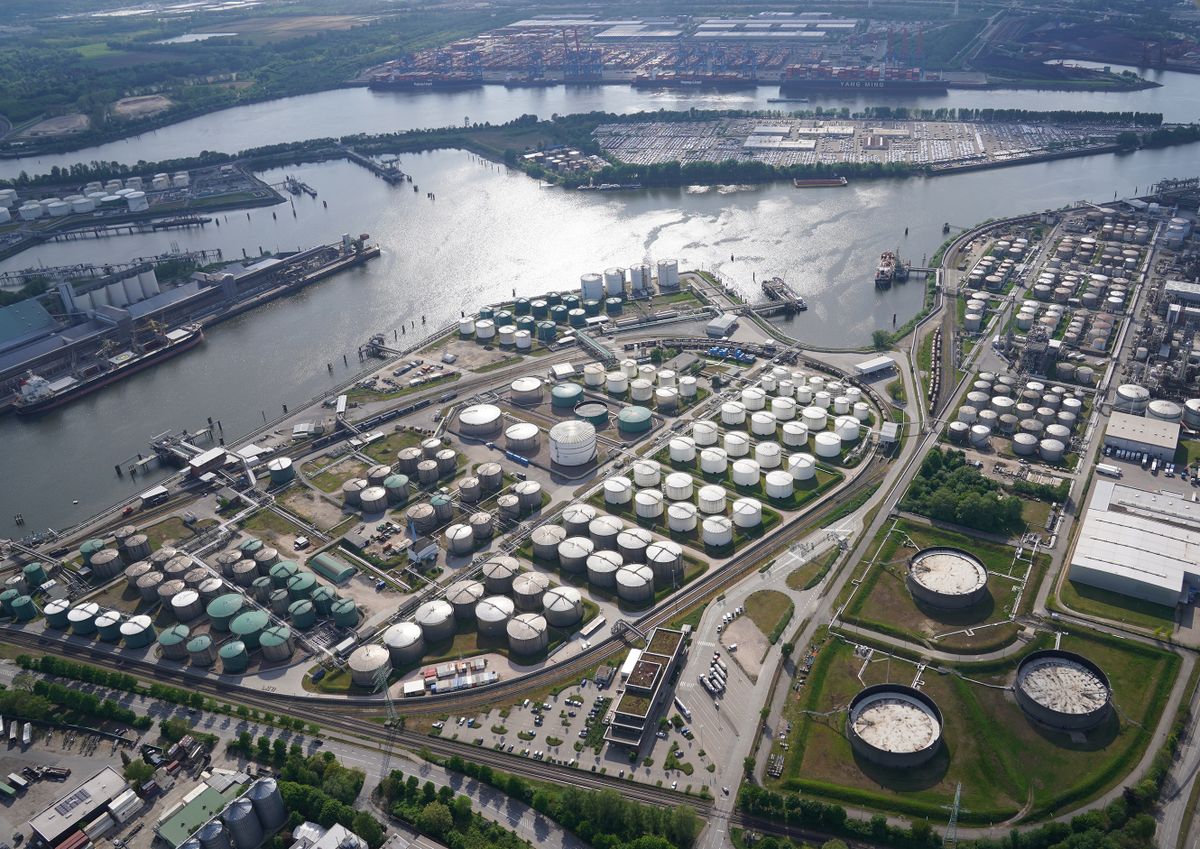 Oil and chemical terminal