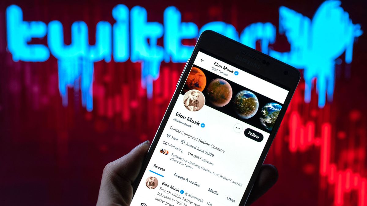 Twitter Elon Musk Illustrations, Elon Musk's Twitter account displayed on a screen are seen in this illustration.  In Brussels - Belgium on 06 November 2022. (Photo illustration by Jonathan Raa/NurPhoto) (Photo by Jonathan Raa / NurPhoto / NurPhoto via AFP)