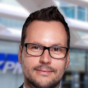 Tóásó Bálint, a KPMG Legal Tóásó Ügyvédi Iroda partnere, Márkus Fanni, a KPMG Legal Tóásó Ügyvédi Iroda ügyvédje, senior associate