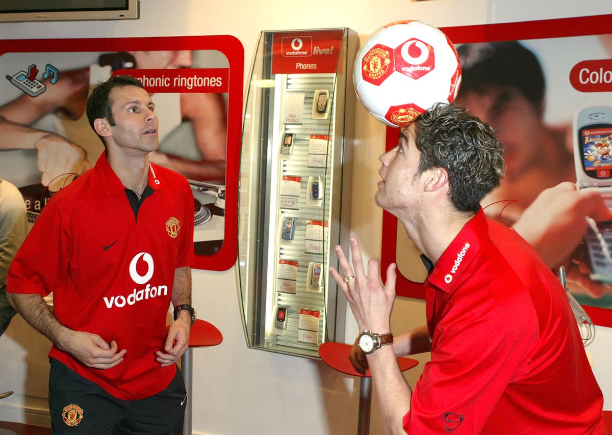 Manchester United Players Roy Keane, Paul Scholes, Cristiano Ronaldo & Ryan Giggs And Manager Alex Ferguson Announce Their New £36 Million Sponsorship Deal With Vodafone. 