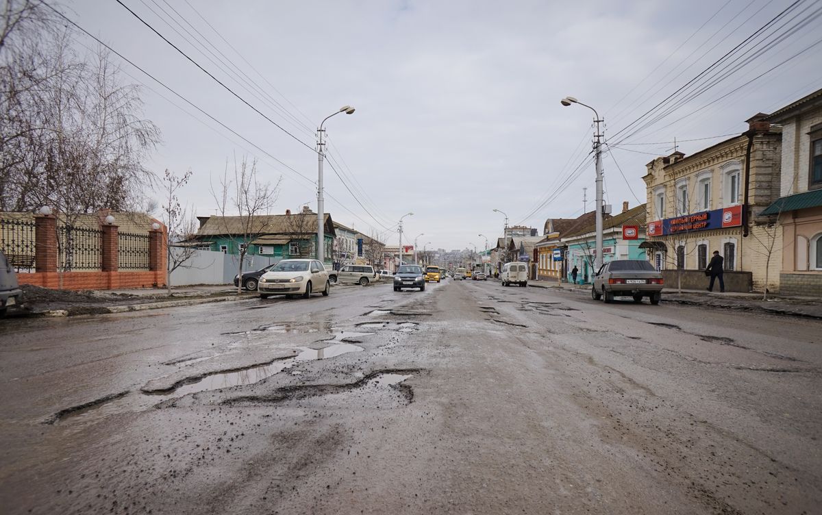 Kamyshin,,Volgograd,Region,,Russia,,20,November,2018:,Broken,Roads,And