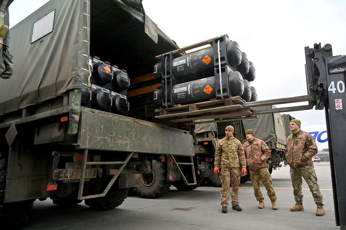 (FILES) In this file photo taken on February 11, 2022 Ukrainian servicemen load a truck with the FGM-148 Javelin, American man-portable anti-tank missile provided by US to Ukraine as part of a military support, upon its delivery at Kyiv's airport Boryspil amid the crisis linked with the threat of Russia's invasion. - US personnel are inspecting stocks of American-supplied military equipment in Ukraine as part of efforts to keep track of gear provided to Kyiv's forces, the Pentagon said on November 3, 2022. (Photo by Sergei SUPINSKY / AFP)