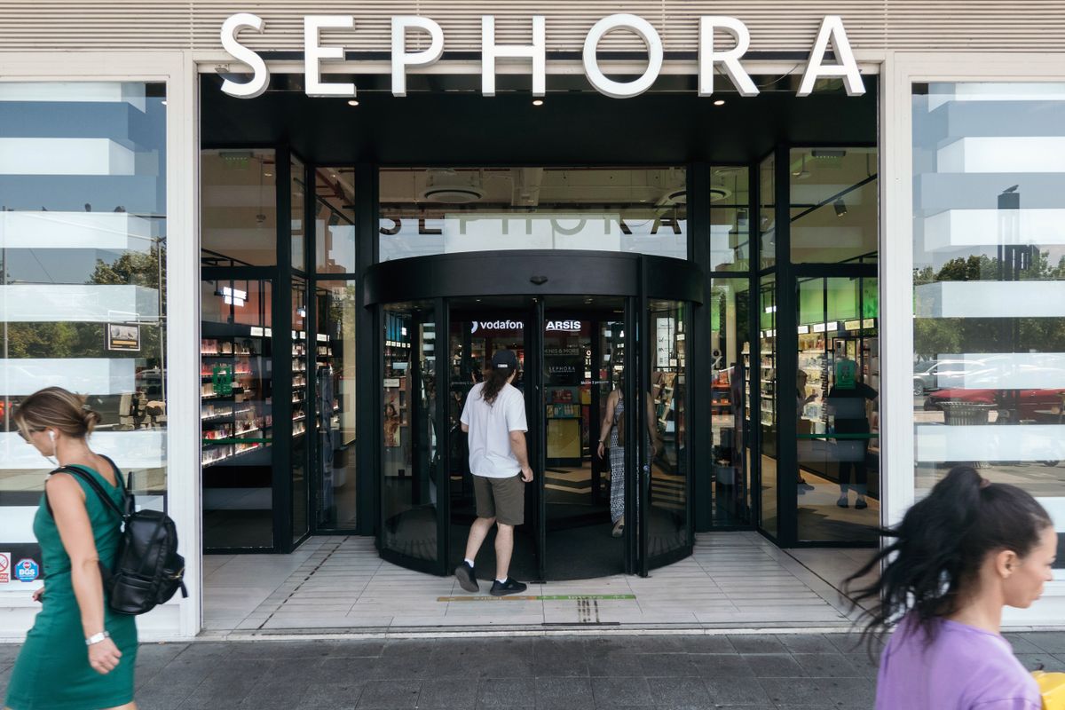 Customers enter a Sephora cosmetics store in Bucharest, Romania, on Wednesday, Aug. 17, 2022. Romania GDP held steady under an avalanche of economic challenges rising 5.3% year-over-year, data from the National Institute of Statistics in Bucharest show. 
