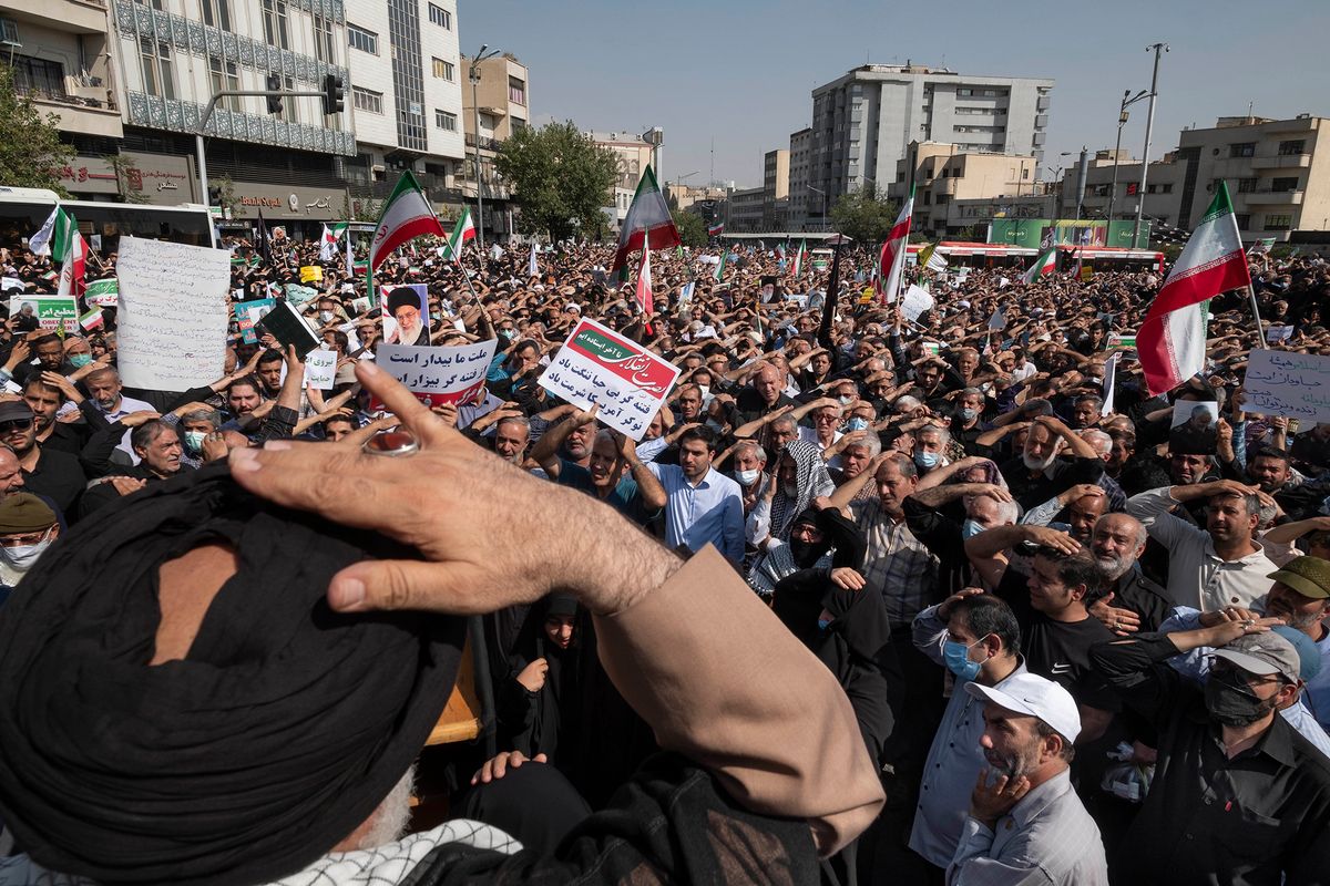Iran, Pro-government Rally Against Anti-governmental Unrests