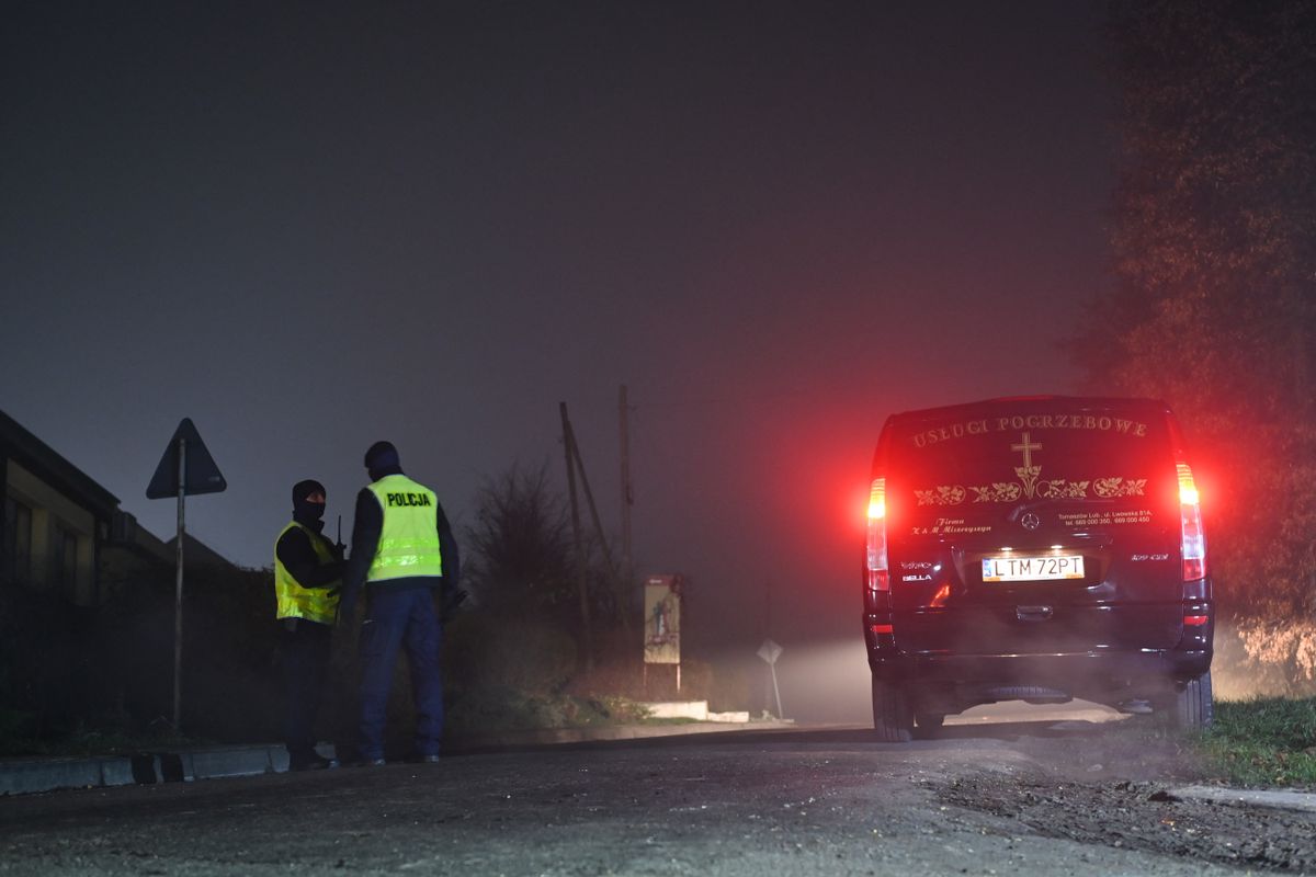 Suspected missile attack kills 2 in eastern Poland near Ukraine border