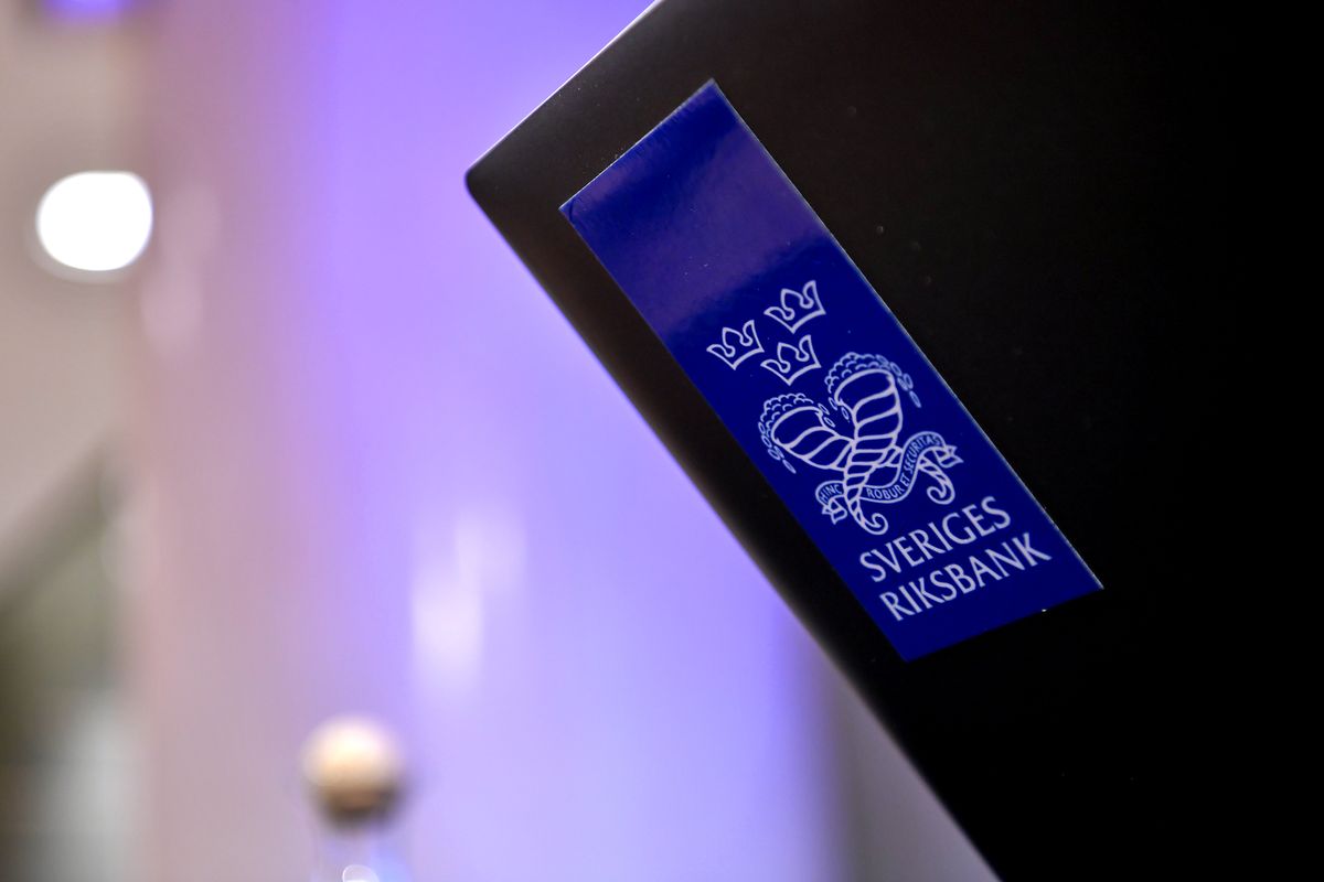 Sveriges Riksbank Governor Stefan Ingves Ends Subzero Experiment in Global Test Case A sticker bearing the logo of Sveriges Riksbank sits on a laptop ahead of a news conference at the central bank headquarters in Stockholm, Sweden, on Thursday, Dec. 19, 2019. Sweden's central bank ended half a decade of subzero easing in a move that will provide relief to the finance industry and a test case for global counterparts experimenting with negative borrowing costs. Photographer: Mikael Sjoberg/Bloomberg via Getty Images