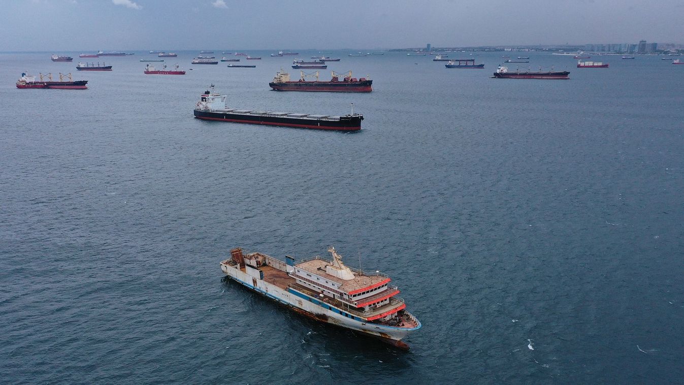 Cargo ship attacked by Greek boats in international waters anchored in Istanbul