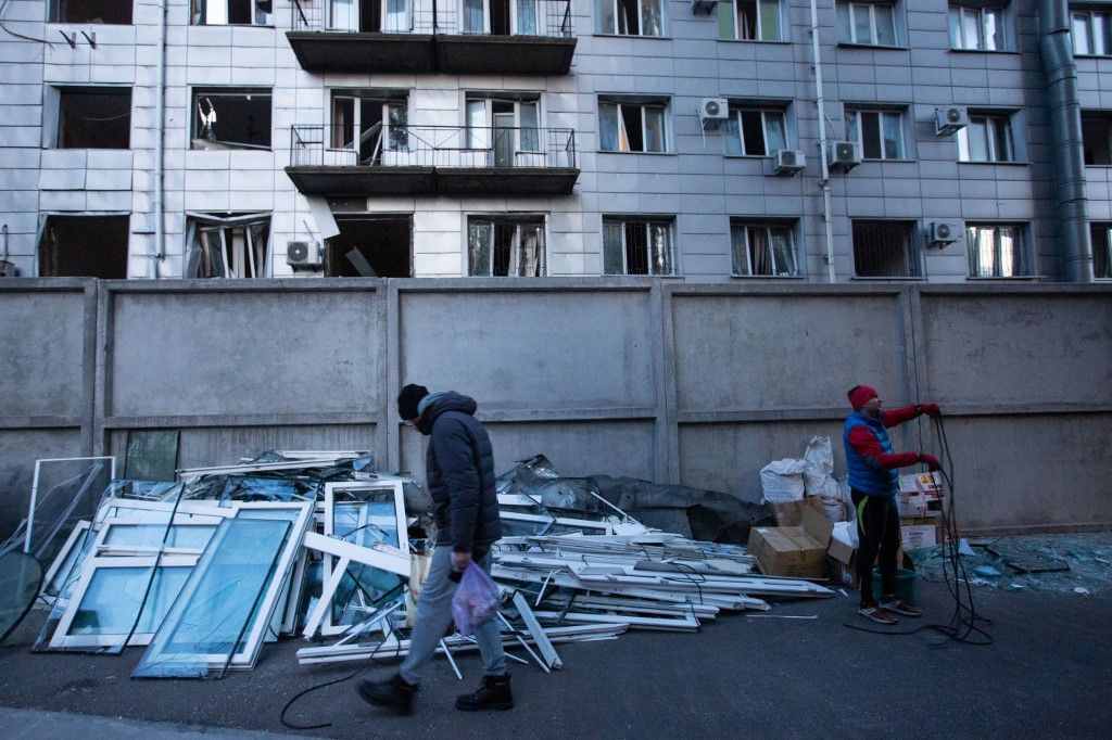 Aftermath of Russian attacks in Kyiv