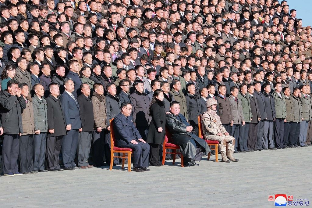 Kim Dzsong Un, Észak-Korea, Phenjan, gyűlés