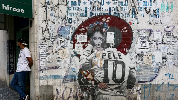 Exhibit and Urban Art Celebrate Pelé's 80th Birthday Amidst the Coronavirus (COVID - 19) Pandemic
