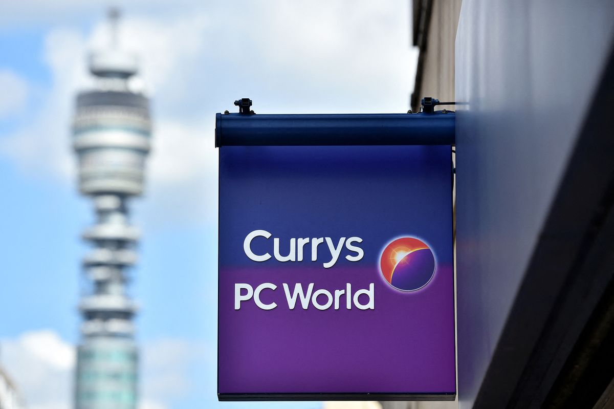 A Currys PC World Store, owned by Dixons Retail Group, is pictured in central London, on May 15, 2014. British electrical goods retailer Dixons and mobile phone group Carphone Warehouse agreed on Thursday to merge, creating a European leader in consumer electricals, mobile phones and connectivity. The new group, Dixons Carphone, will have a combined stock market value of about Ł3.7 billion ($6.2 billion, 4.5 billion euros) and revenues in excess of Ł12 billion.  