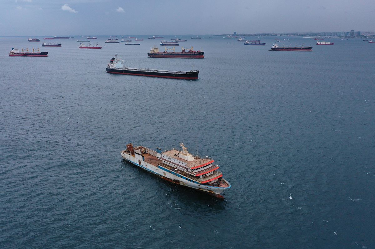 Cargo ship attacked by Greek boats in international waters anchored in Istanbul