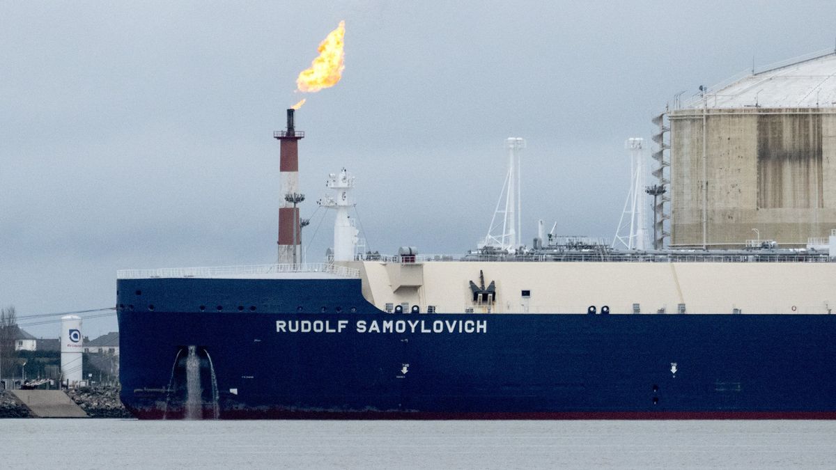 LNG (Liquefied natural gas) tanker Rudolf Samoylovich, sailing under the flag of Bahamas, moors at the dock of the Montoir-de-Bretagne LNG Terminal near Saint-Nazaire, western France, on March 10, 2022. - Europe's dependency on Russian energy even caused the first crack in the West's unified response to Putin's aggression, with the EU this week shying away from a ban on Russian oil imports implemented by the United States and Britain.The EU imports about 40 percent of its natural gas from Russia with Germany, Europe's biggest economy, especially dependent on the energy flow, along with Italy and several central European countries.