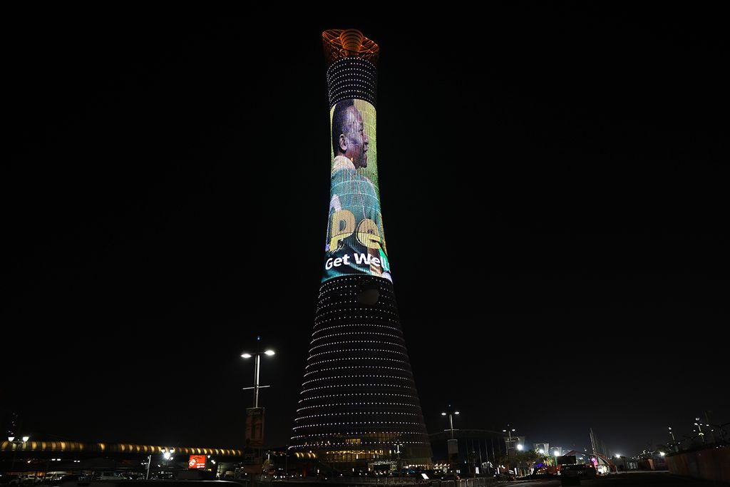 Around Qatar - FIFA World Cup Qatar 2022DOHA, QATAR - DECEMBER 03: A giant picture of  FIFA Legend Pele is displayed on  the Aspire Tower during the FIFA World Cup Qatar 2022 at  on December 03, 2022 in Doha, Qatar. (Photo by Tullio Puglia - FIFA/Getty Images)