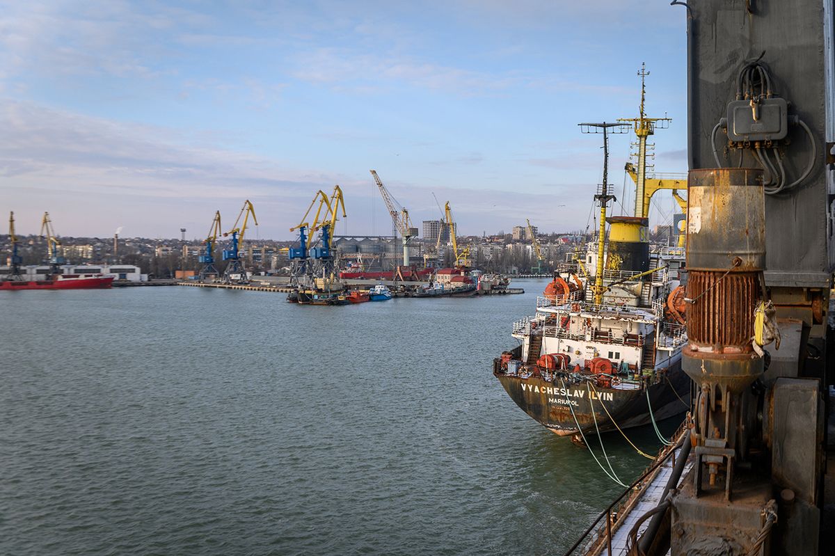 Operations at the UkrTransAgro LLC Grain Terminal and the Azov Ship-Repair Factory at the Port of Mariupol Ships docked at the Port of Mariupol in Mariupol, Ukraine, on Thursday, Jan. 13, 2022. Mariupol Mayor Vadym Boichenko said the city, just miles from the front lines in Ukraine, is turning into the country's"shop front window" to show how a reintegrated Donbas could be rebuilt. Photographer: Christopher Occhicone/Bloomberg via Getty Images