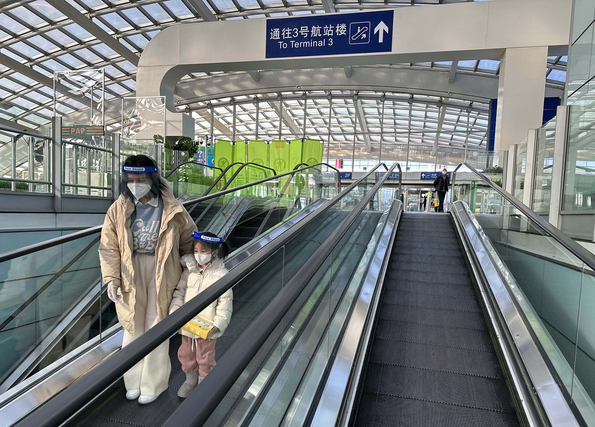 China to scrap quarantine for travelers