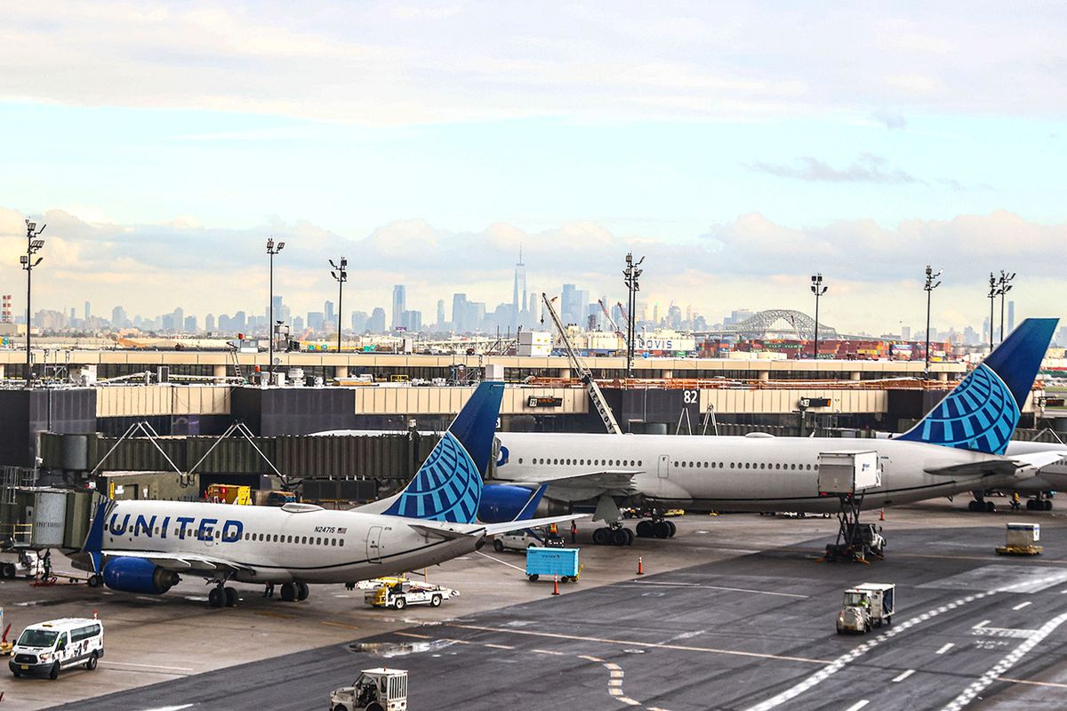 Daily Life In New York, United Airlines planes are seen at Newark Liberty International Airport in Newark, New Jersey, United States, on October 26, 2022. (Photo by Beata Zawrzel/NurPhoto) (Photo by Beata Zawrzel / NurPhoto / NurPhoto via AFP)