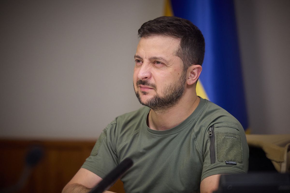 Russia, Ukraine exchanged 200 prisoners of war under Turkiye's initiative UKRAINE- SEPTEMBER 21: (----EDITORIAL USE ONLY - MANDATORY CREDIT - 'UKRAINIAN PRESIDENCY / HANDOUT' - NO MARKETING NO ADVERTISING CAMPAIGNS - DISTRIBUTED AS A SERVICE TO CLIENTS----) Ukrainian President Volodymyr Zelenskyy speaks with the recently exchanged Ukrainian prisoners after Russia and Ukraine exchanged 200 prisoners of war on September 21, 2022 as a result of Turkiye's mediation and diplomatic traffic conducted with the leaders of the two countries. Ukrainian Presidency/Handout / Anadolu Agency (Photo by Ukrainian Presidency/Handout / ANADOLU AGENCY / Anadolu Agency via AFP)