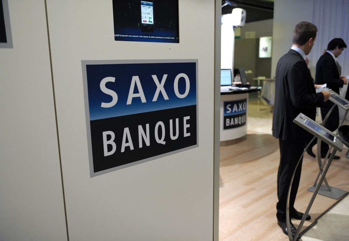 -View of the stand of Saxo Banque France, a subsidiary of Danish investment bank Saxo Bank, during the Actionaria shareholders event in Paris on November 23, 2012.   AFP PHOTO / ERIC PIERMONT (Photo by ERIC PIERMONT / AFP)