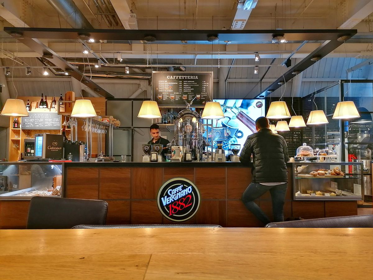 Rome,,Italy,-,December,,21,2019,,Caffă¨,Vergnano,Bar,Inside