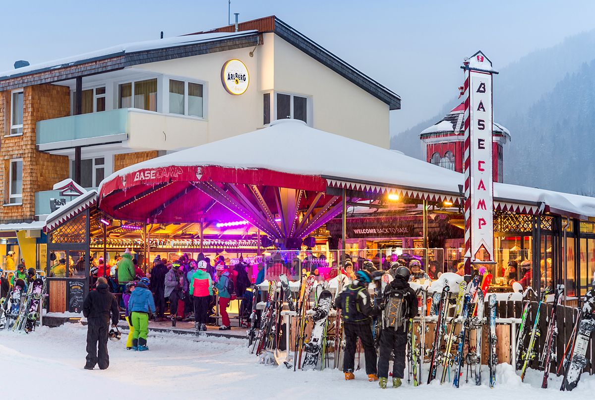 St.,Anton,,Austria,;,January,16,,Apres,Ski ST. ANTON, AUSTRIA ; JANUARY 16: Apres ski in slope bar of winter resort St. Anton, Austria.