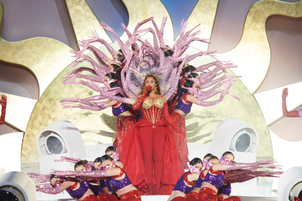 DUBAI, UNITED ARAB EMIRATES - JANUARY 21: Beyoncé performs on stage headlining the Grand Reveal of Dubai's newest luxury hotel, Atlantis The Royal on January 21, 2023 in Dubai, United Arab Emirates