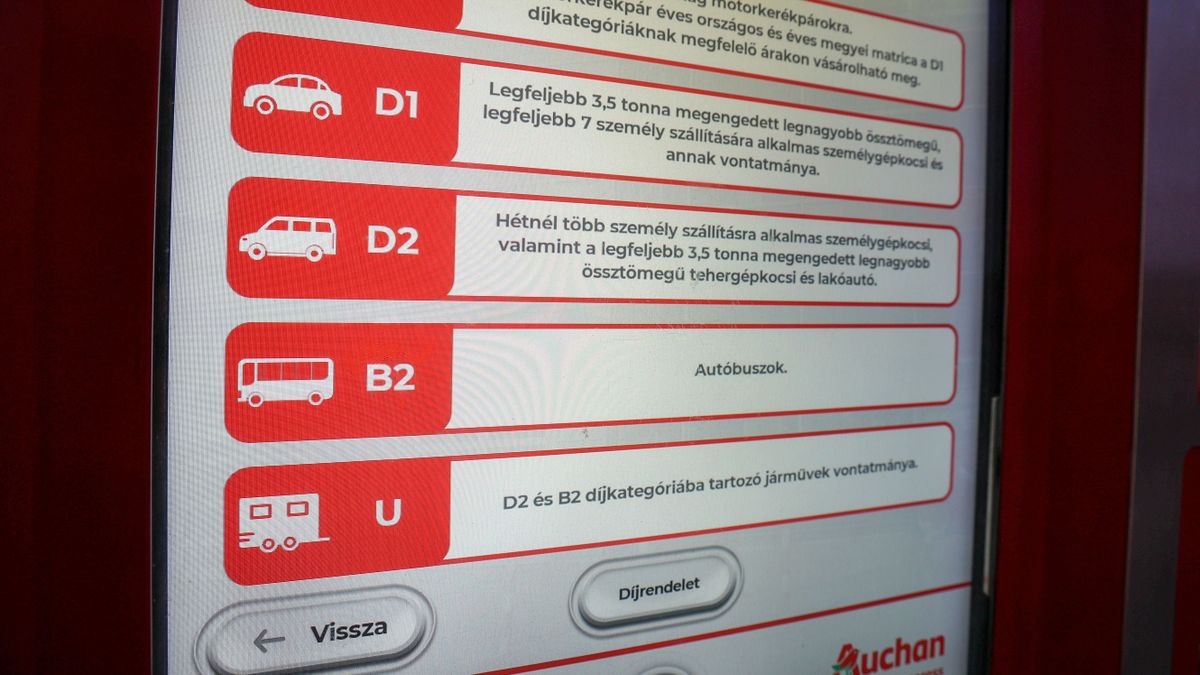 20220123 Szeged Autópálya matrica vásárlása.Képen: Önkiszolgáló vásárlási lehetőség