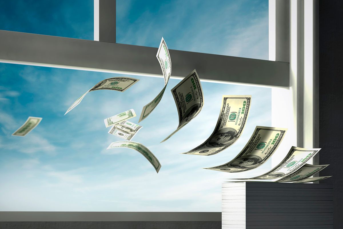 Paper currency blowing out of open window
amerika, részvénypiacok, pénz, ablak, fly, repül, száll, 