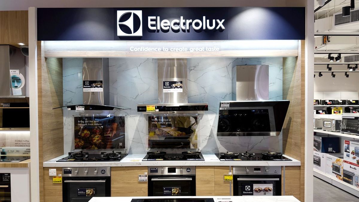 Penang,,Malaysia,-,Nov,22,,2022:,Electrolux,Range,Hood,Kitchen
PENANG, MALAYSIA - NOV 22, 2022: Electrolux range hood kitchen appliance showcase at electical supply store