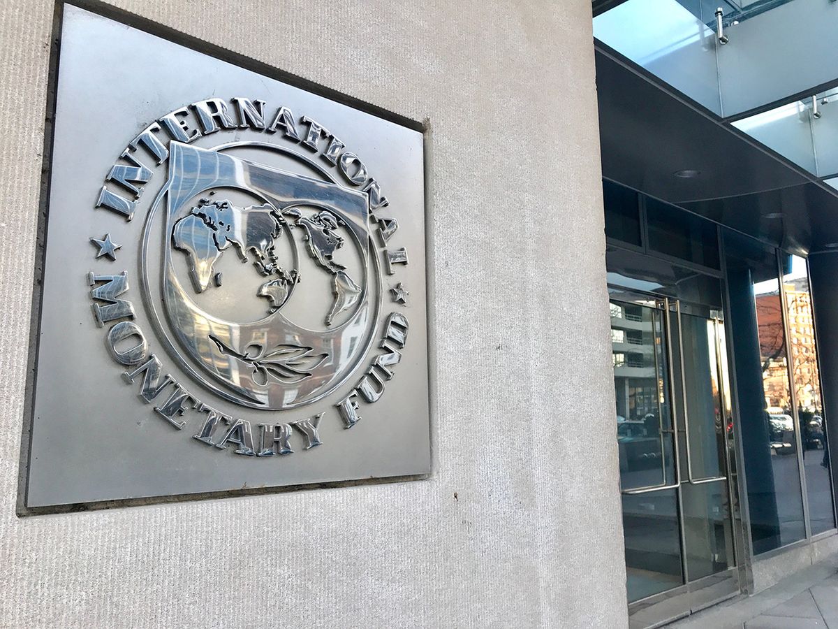 Washington,,Dc,-,January,6,,2019:,Imf,-,International,Monetary WASHINGTON, DC - JANUARY 6, 2019: IMF - INTERNATIONAL MONETARY FUND - sign emblem at building entrance. The IMF is an international financial institution and organization of 190 countries. 