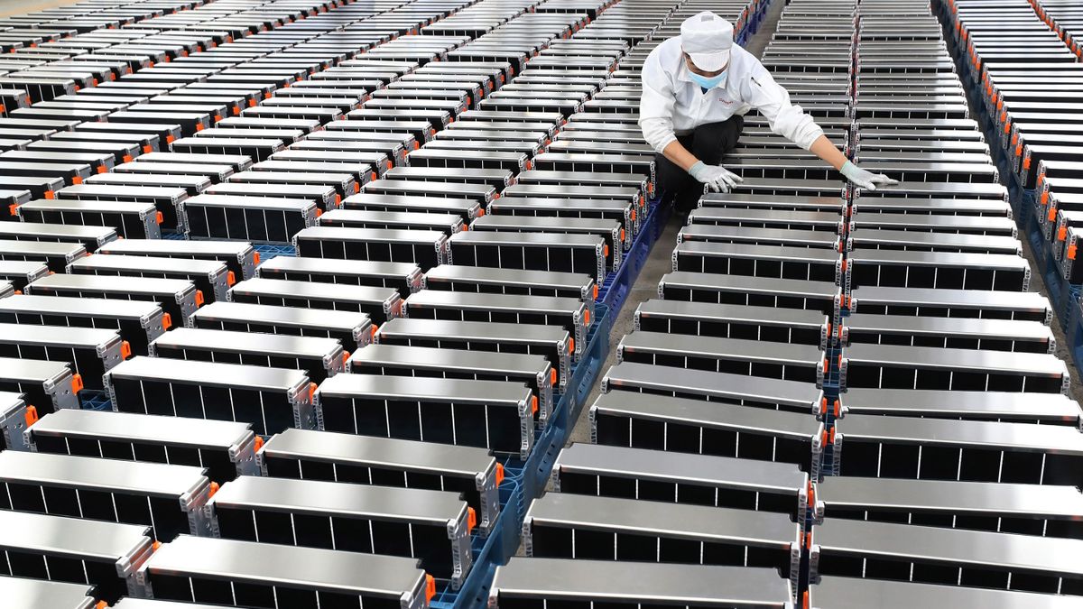 NANJING, CHINA - MARCH 12: An employee works on electric vehicle battery system at a workshop of Sunwoda Electric Vehicle Battery Co., Ltd. on March 12, 2021 in Nanjing, Jiangsu Province of China.