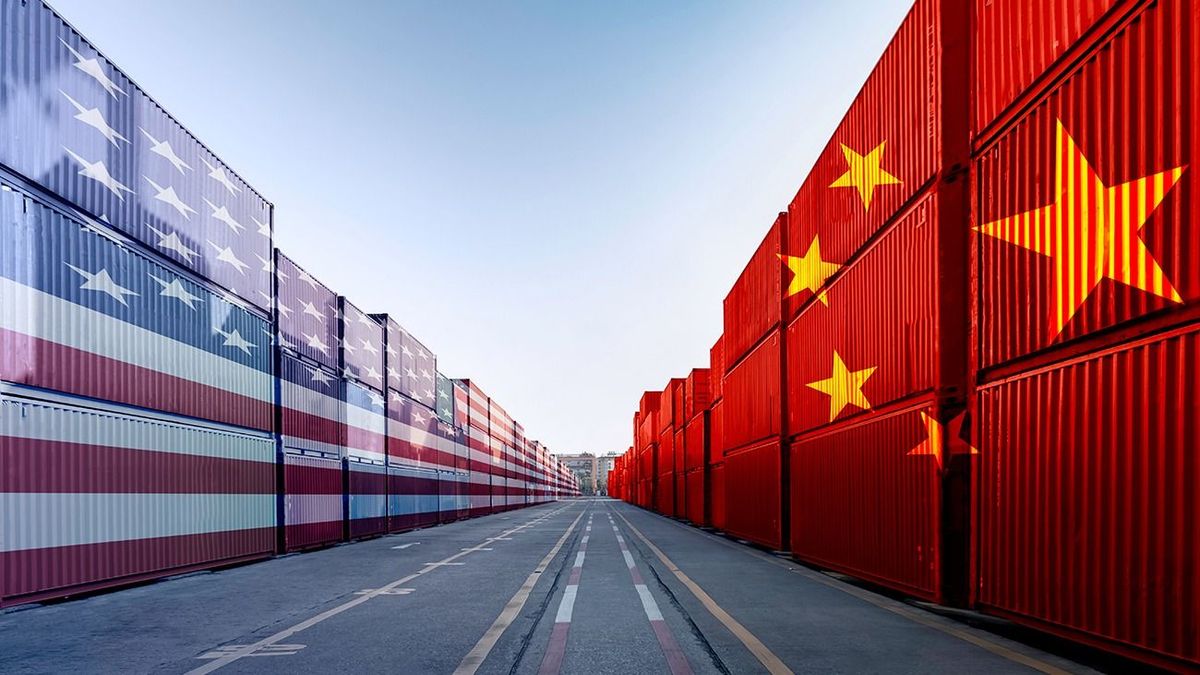 Metaphor,Image,Of,United,States,Of,America,And,China,Trade
Metaphor image of United States of America and China trade war tariffs as two opposing container cargo and airplane over the port as an economic taxation dispute over import and exports concept
Kína
