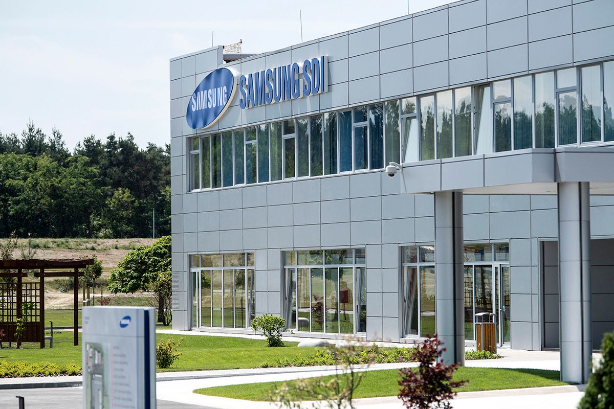 Göd, 2017. május 29.A Samsung SDI gödi elektromos jármű akkumulátor gyárának főépülete Gödön 2017. május 29-én, a gyár nyitóünnepségének napján.MTI Fotó: Szigetváry Zsolt Göd, 2017. május 29.
A Samsung SDI gödi elektromos jármű akkumulátor gyárának főépülete Gödön 2017. május 29-én, a gyár nyitóünnepségének napján.
MTI Fotó: Szigetváry Zsolt