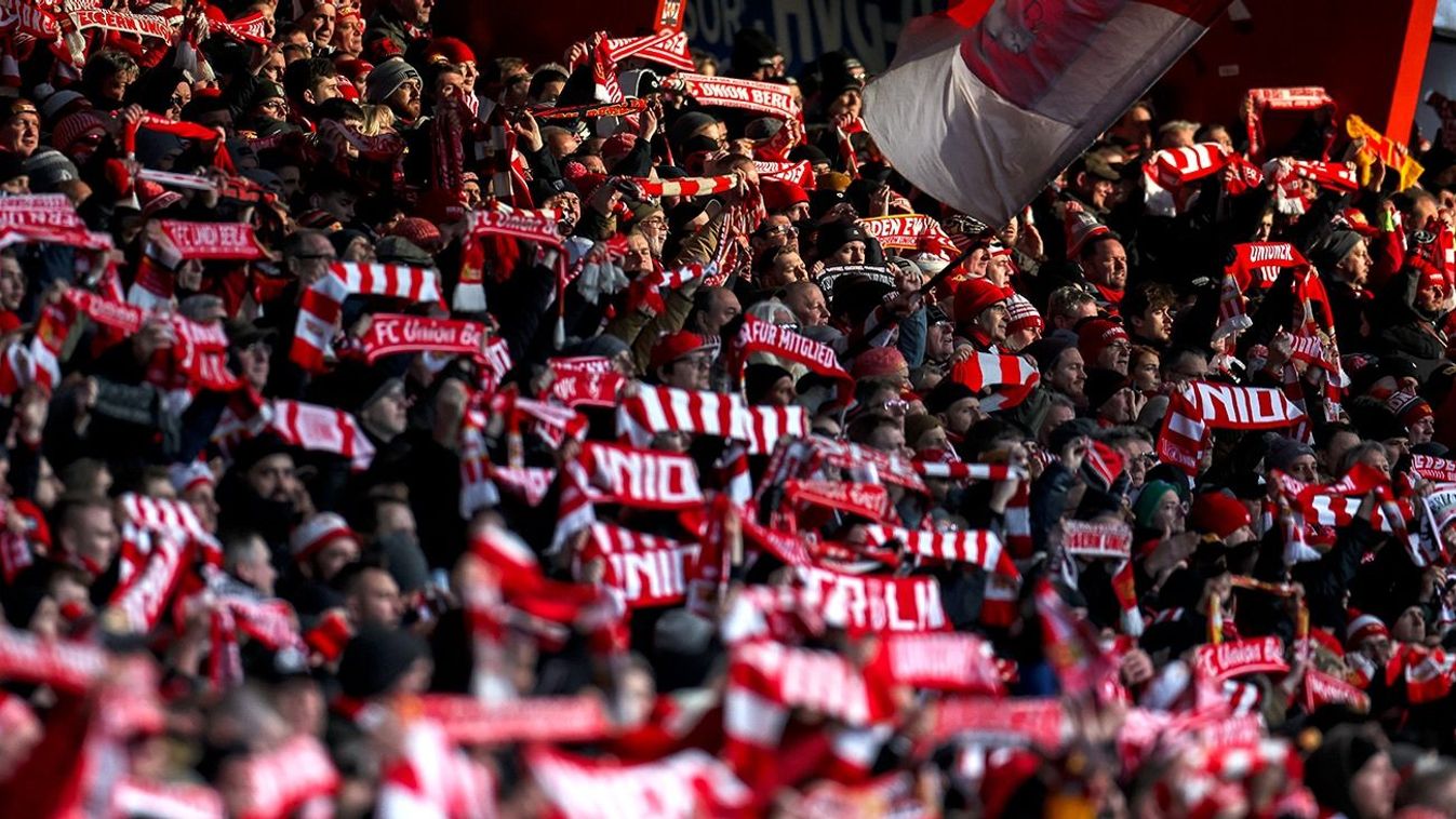 1. FC Union Berlin v 1. FSV Mainz 05 - Bundesliga BERLIN, GERMANY - FEBRUARY 04: Fans of 1. FC Union Berlin during the Bundesliga match between 1. FC Union Berlin and 1. FSV Mainz 05 at Stadion an der alten Försterei on February 04, 2023 in Berlin, Germany. (Photo by Maja Hitij/Getty Images)